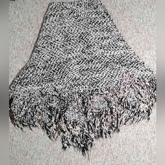 Anthropologie Katsumi shawl - Picture 6 of 7